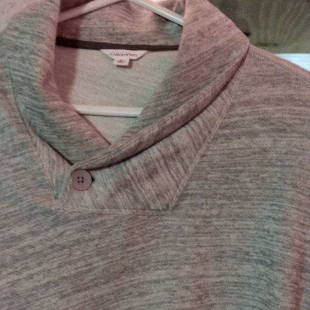 Pull over sweater